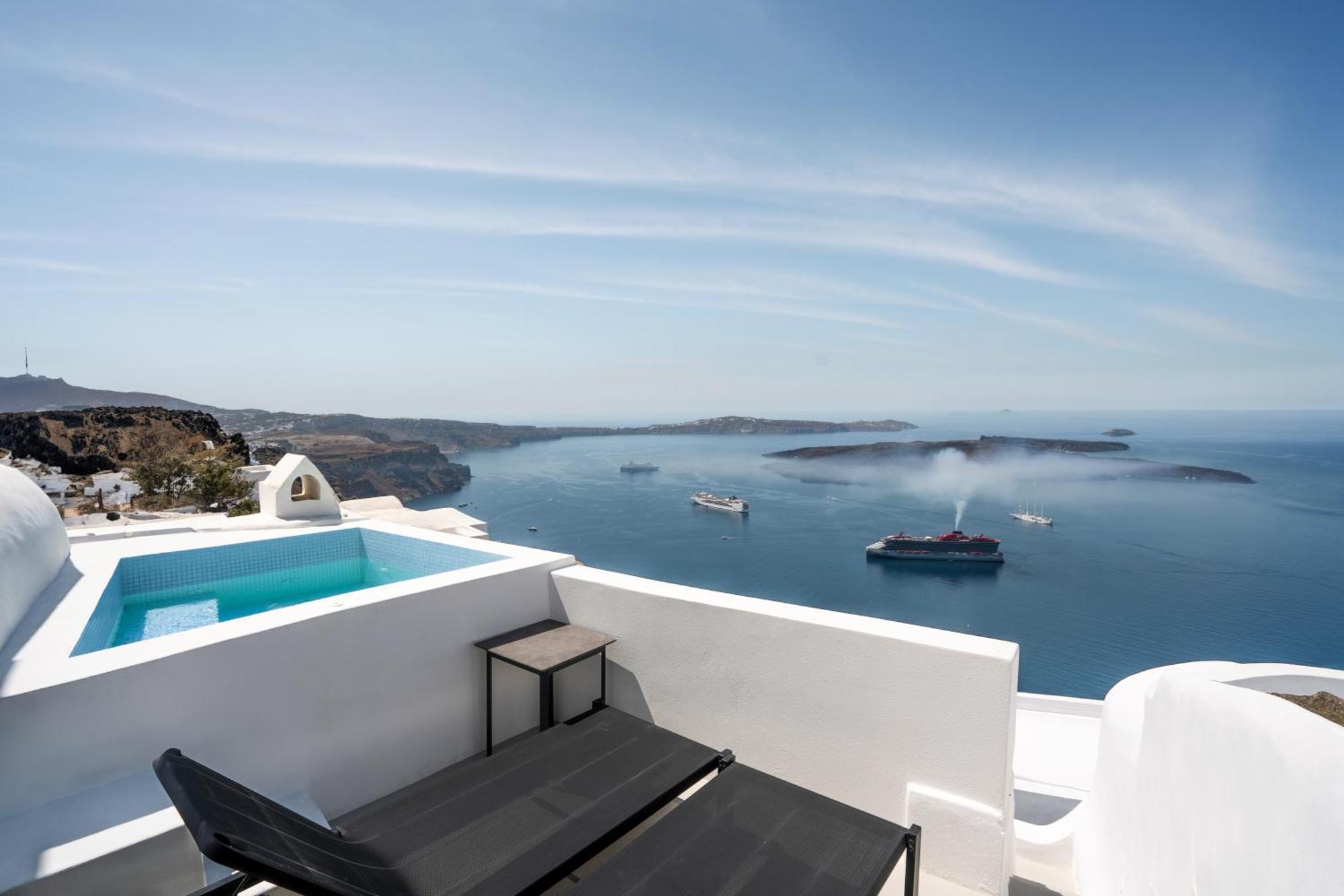 Aqua Luxury By Nomee Hospitality Group