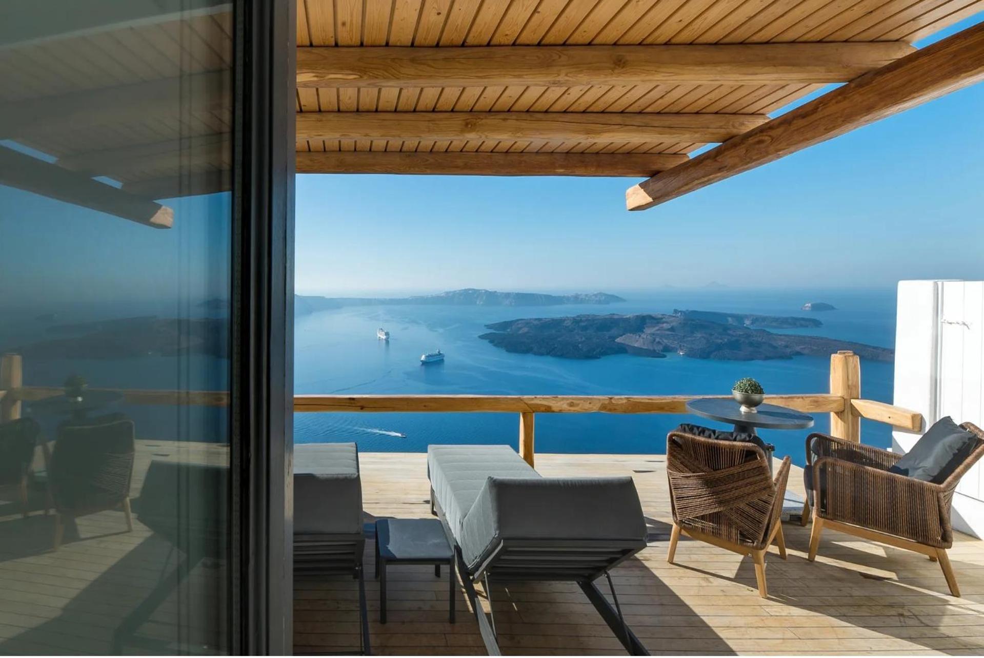 Aqua Luxury By Nomee Hospitality Group